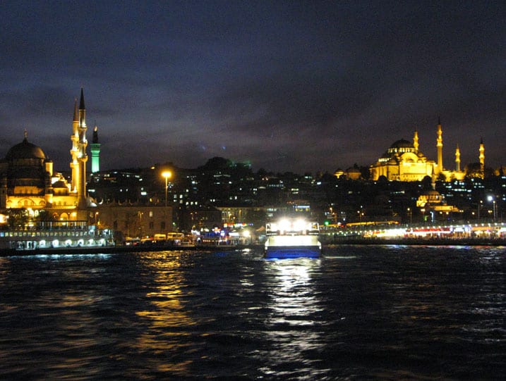 Istambul a noite. Foto: Blog Vambora! Noite Istambul