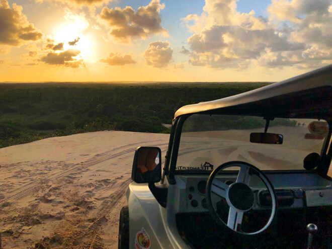 Passeio de buggy na Praia do Saco em Sergipe